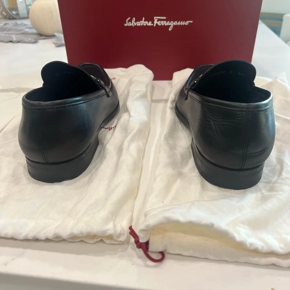 Men’s Ferragamo reversible horse-bit black loafers box + dust bags size 8.5